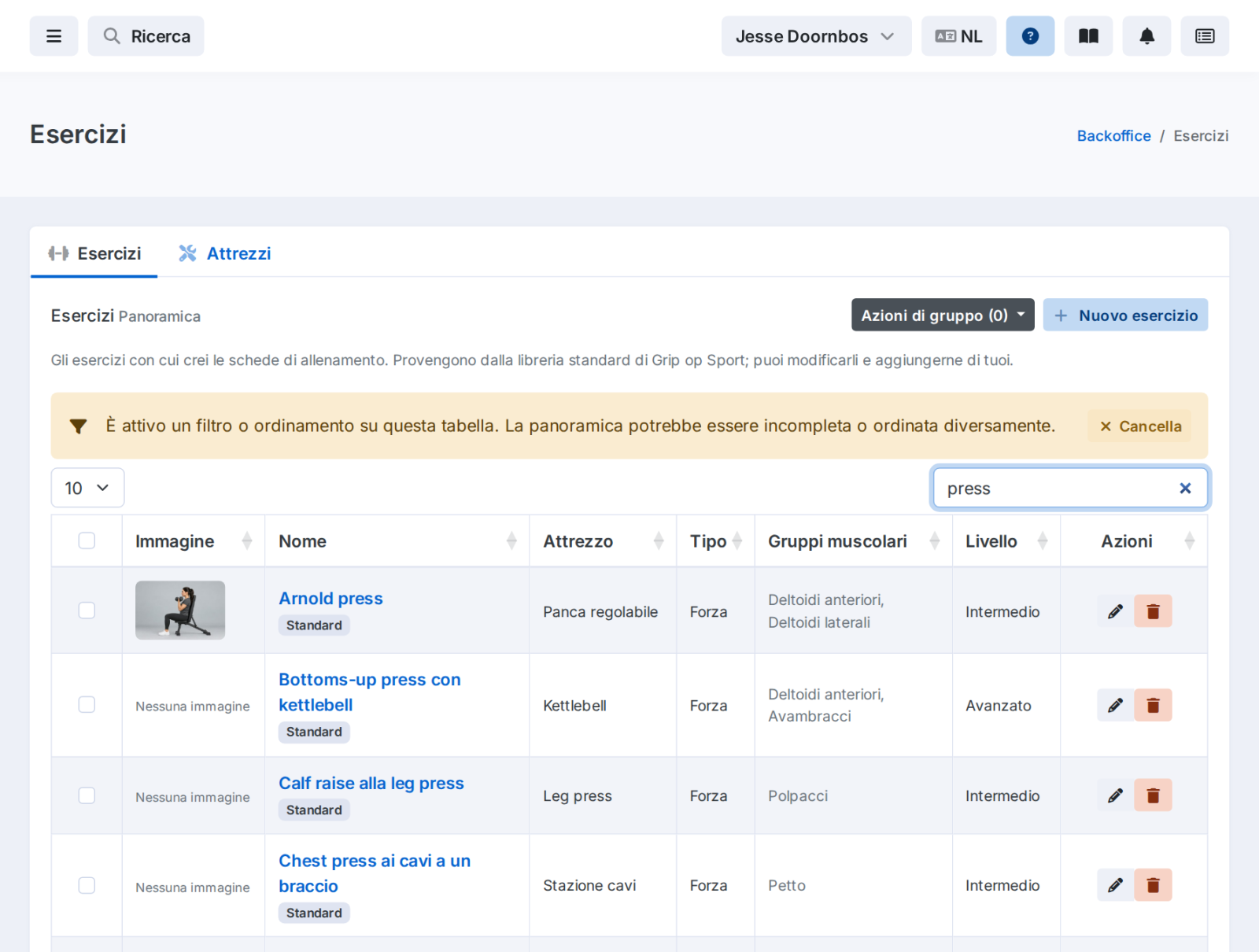 De oefeningenbibliotheek met beeld, toestel en spiergroepen