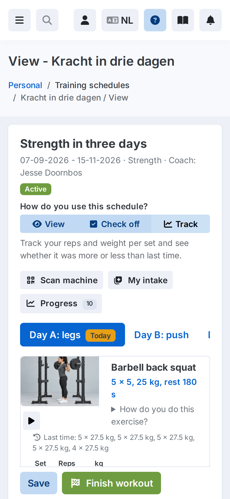 Het trainingsschema van een lid op een telefoon